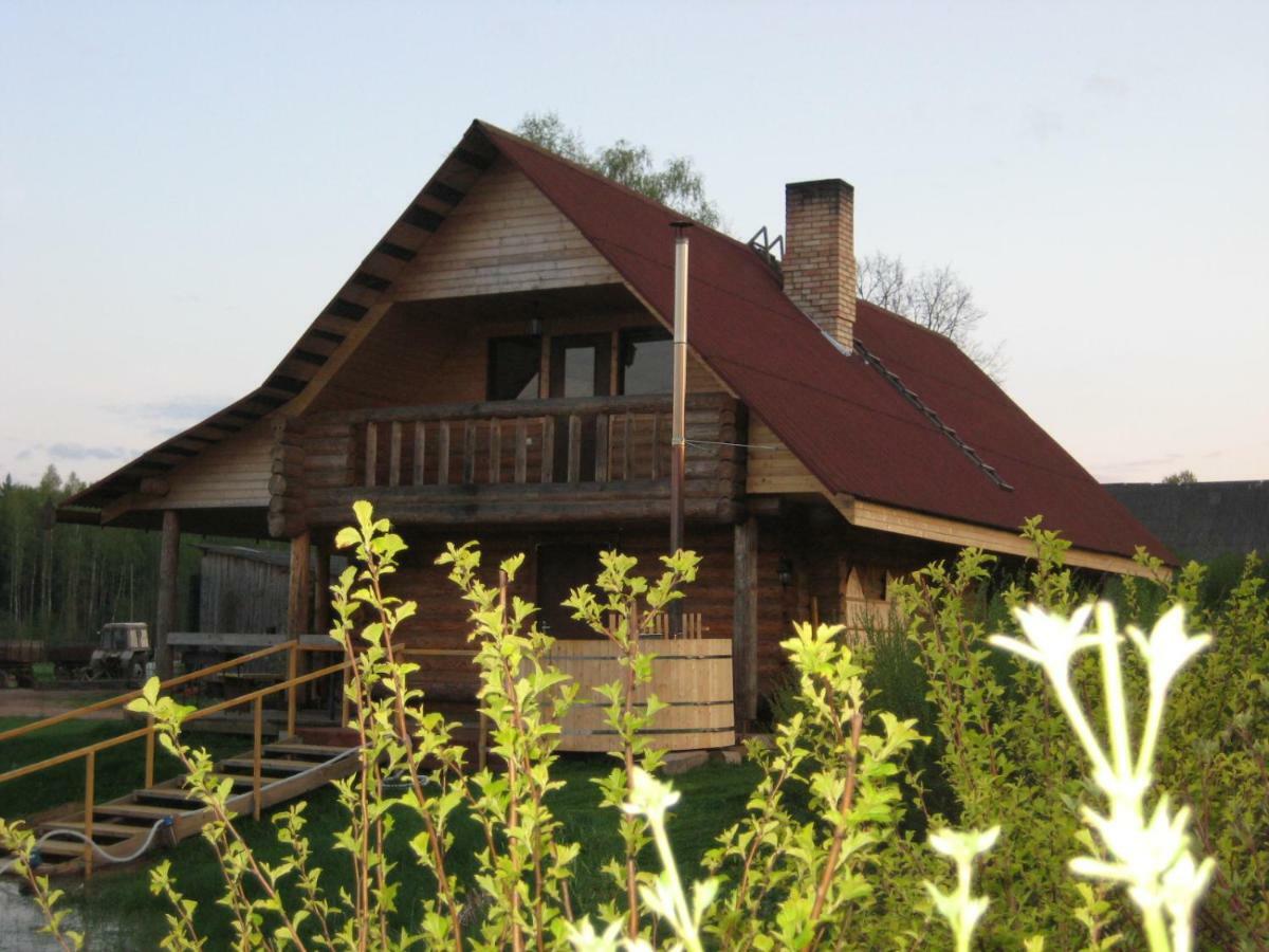 "Ziedkalni" Villa Bīriņi Eksteriør bilde
